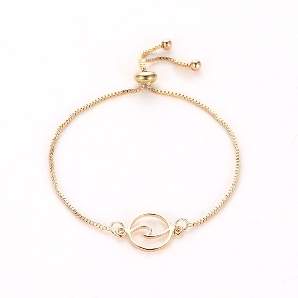 **VERENA* Gold Hollow Wave Design Fashion Bracelet - Picture 2 of 5
